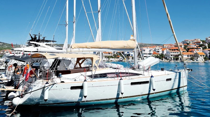 Jeanneau 53