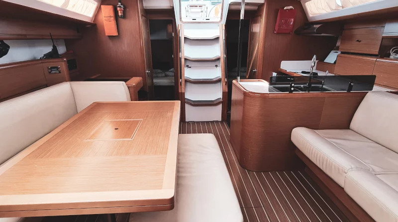 Jeanneau 53