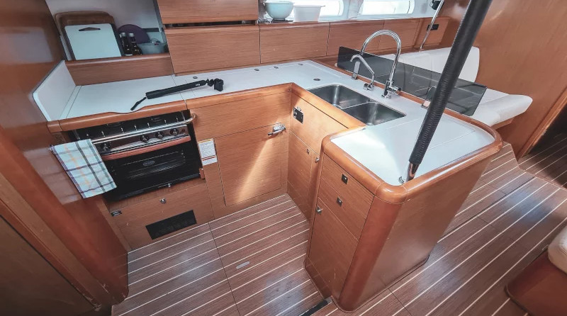 Jeanneau 53