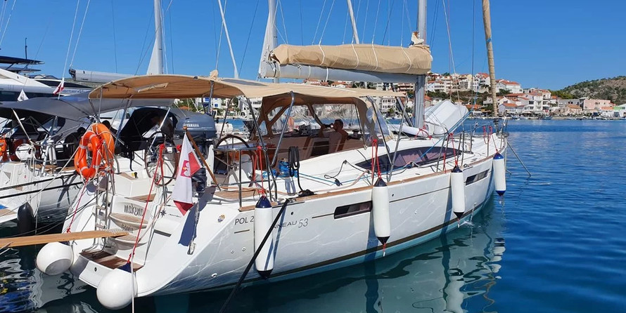 Jeanneau 53 - 4 + 1 cab.