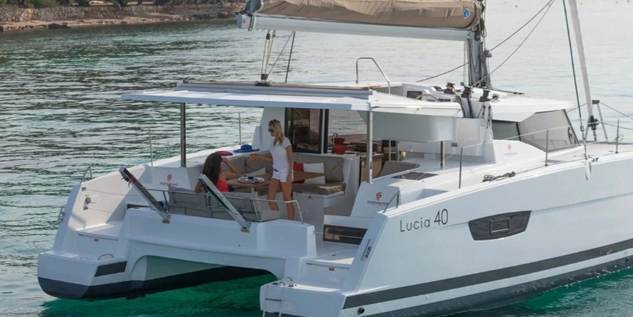 Fountaine Pajot Lucia 40