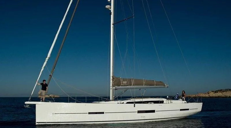 Dufour 560