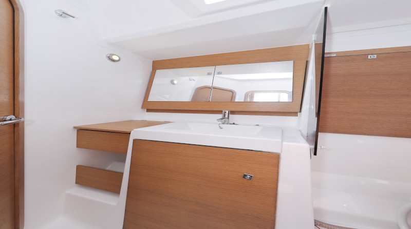Dufour 560