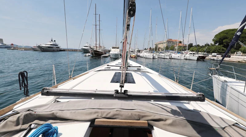 Dufour 560