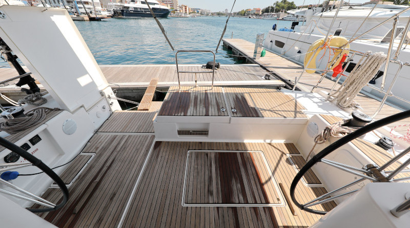 Dufour 560