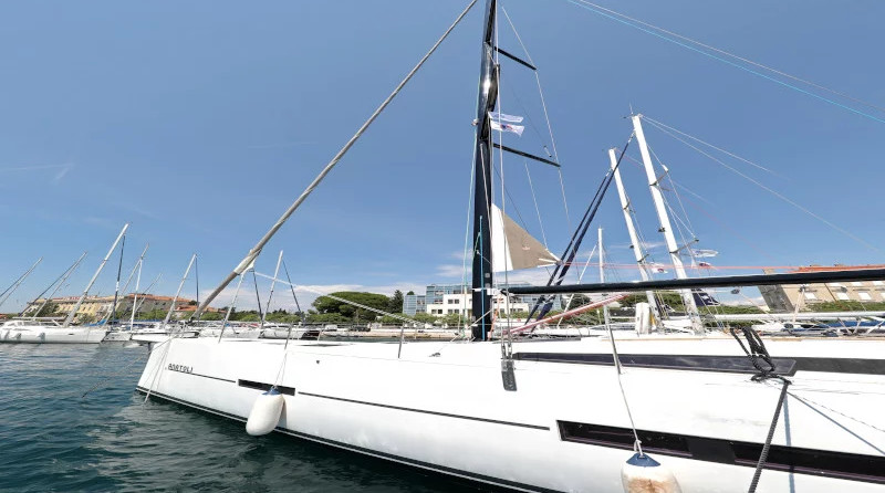 Dufour 560