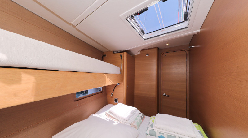 Dufour 560