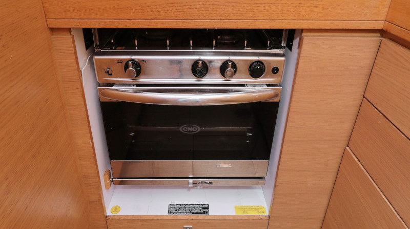 Dufour 560