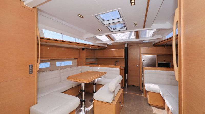 Dufour 560
