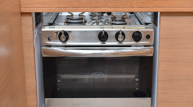 Dufour 560