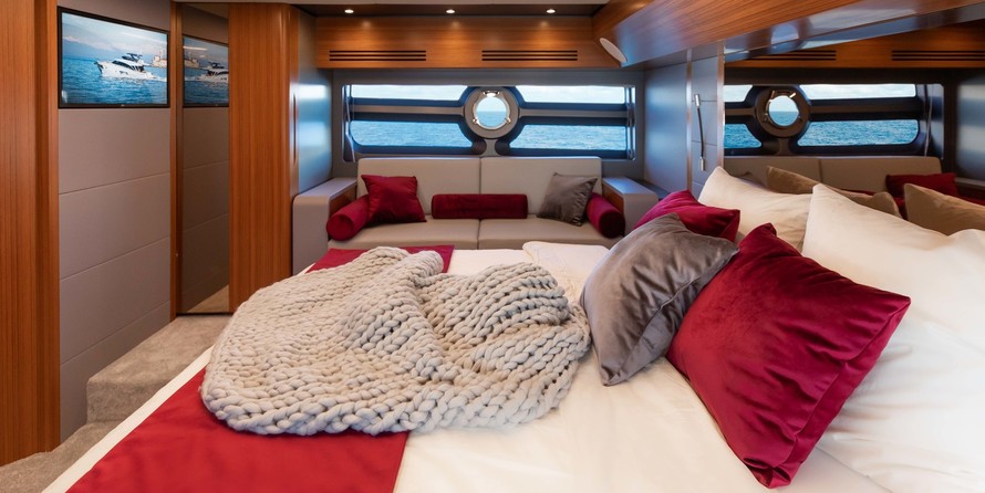 OceanClass 68 fly Hybrid