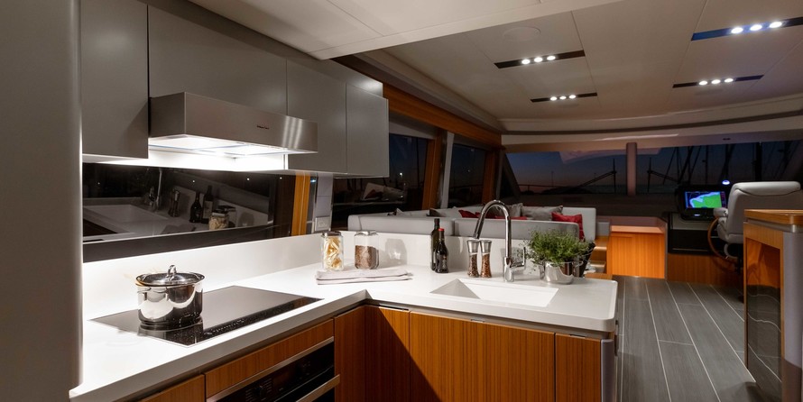 OceanClass 68 fly Hybrid