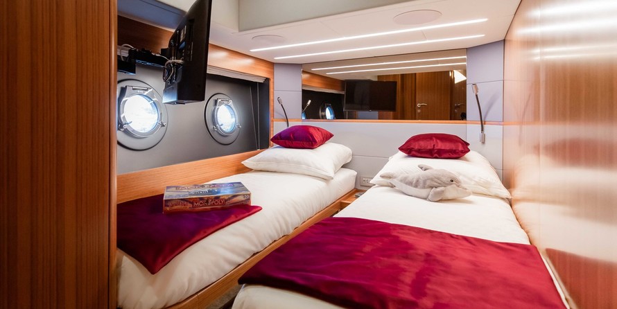 OceanClass 68 fly Hybrid