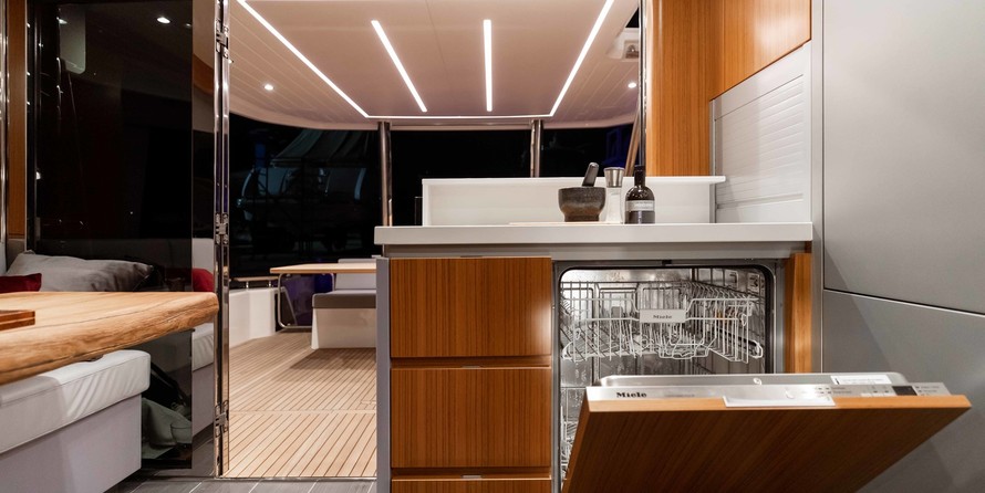 OceanClass 68 fly Hybrid