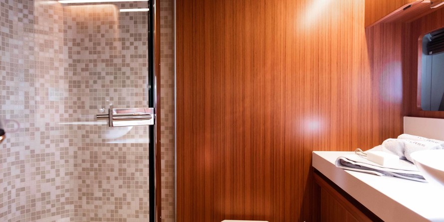 OceanClass 68 fly Hybrid