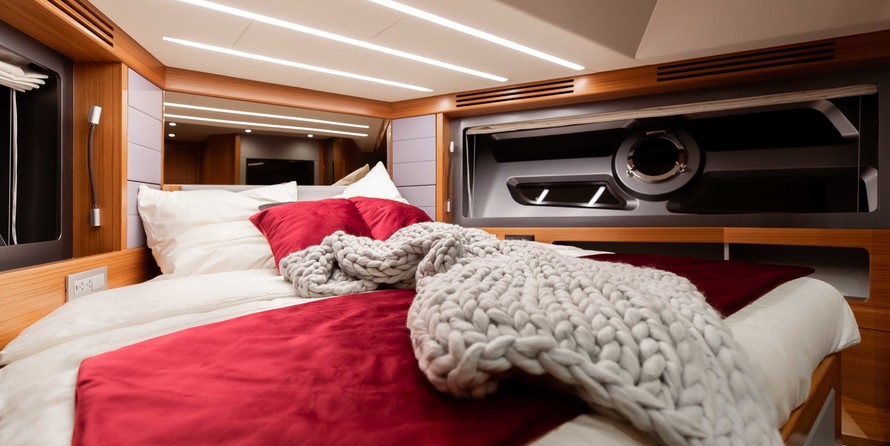 OceanClass 68 fly Hybrid