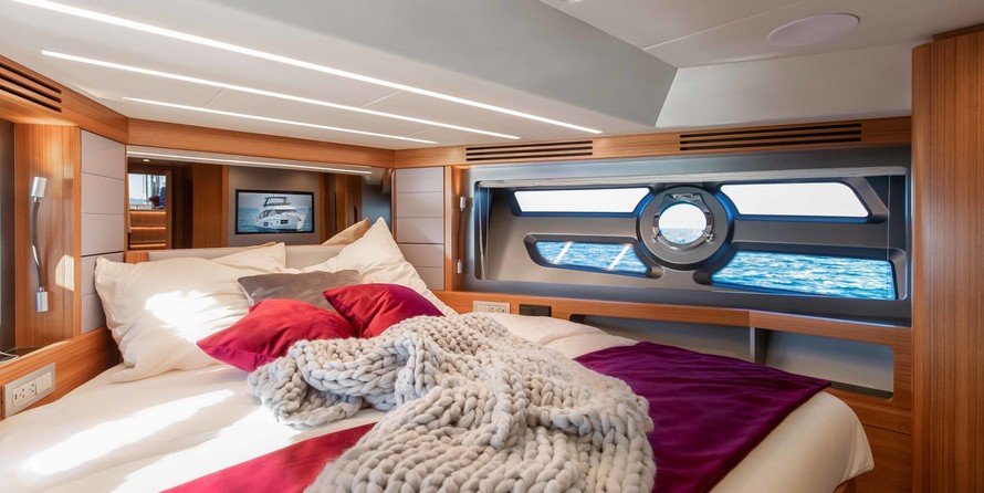 OceanClass 68 fly Hybrid