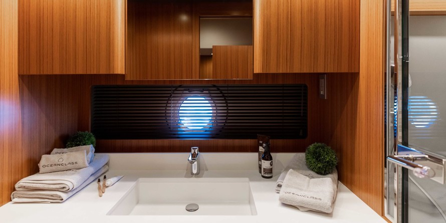 OceanClass 68 fly Hybrid