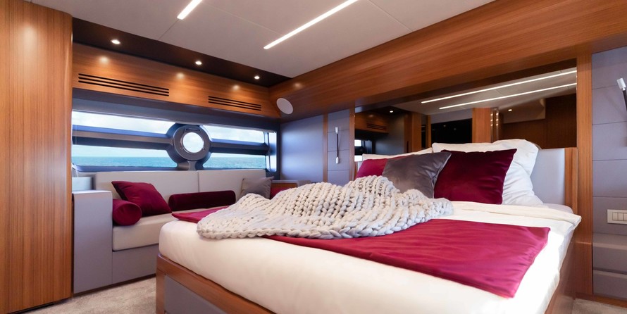 OceanClass 68 fly Hybrid