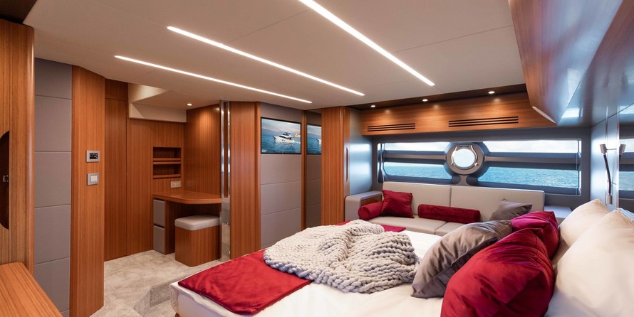 OceanClass 68 fly Hybrid