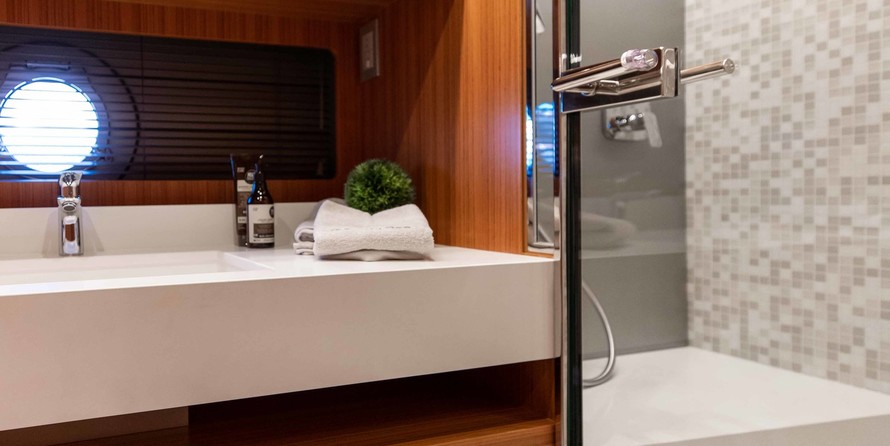 OceanClass 68 fly Hybrid