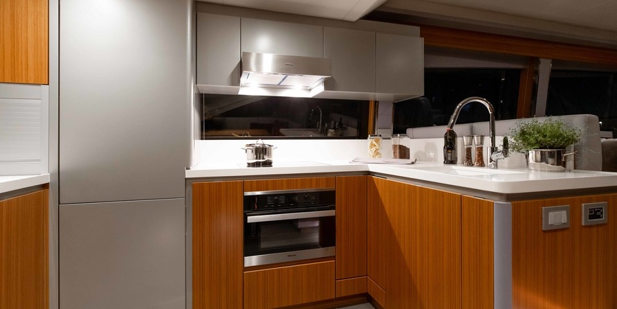 OceanClass 68 fly Hybrid