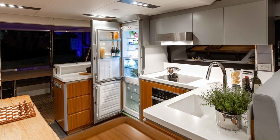 OceanClass 68 fly Hybrid