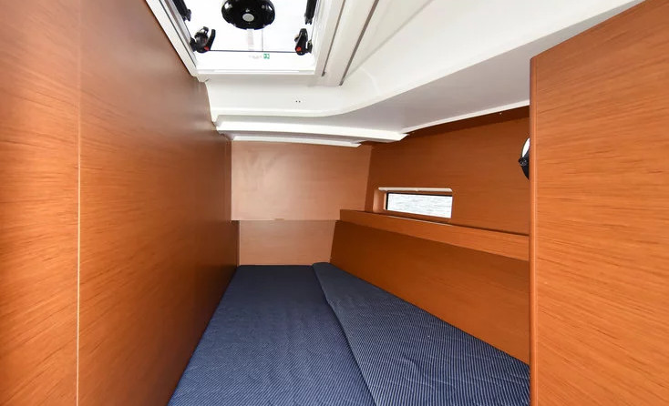 Sun Loft 47 - 6+1 cab.