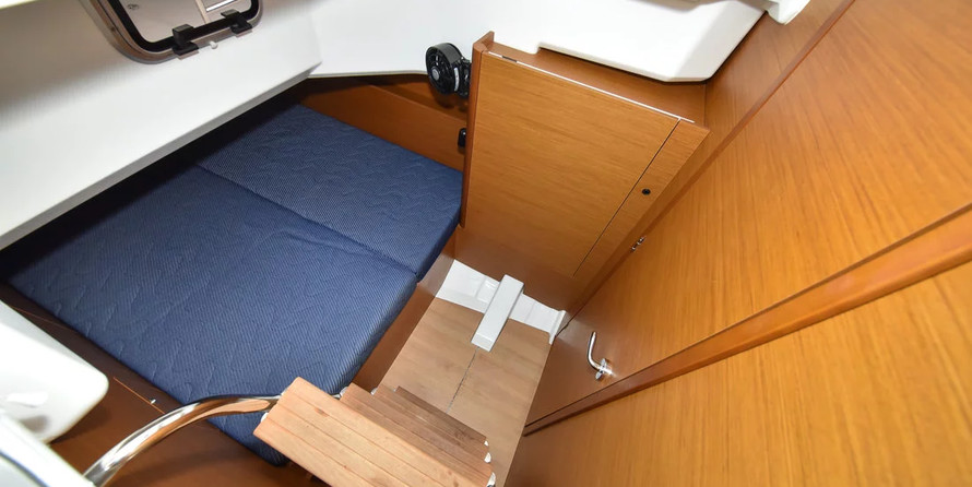 Sun Loft 47 - 6+1 cab.