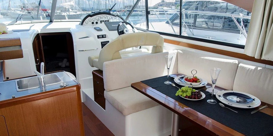 Beneteau Antares 36