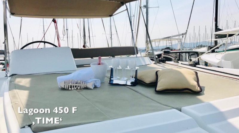 Lagoon 450 F