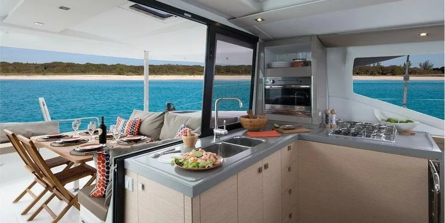 Fountaine Pajot Lucia 40