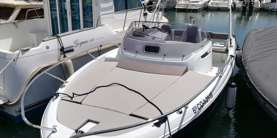 Glastron GT 225