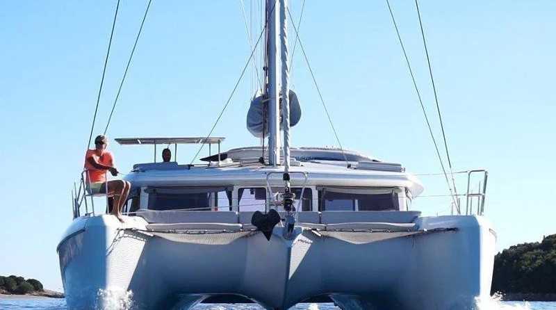 Lagoon 421