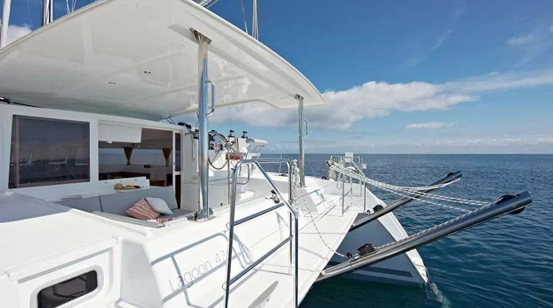 Lagoon 421