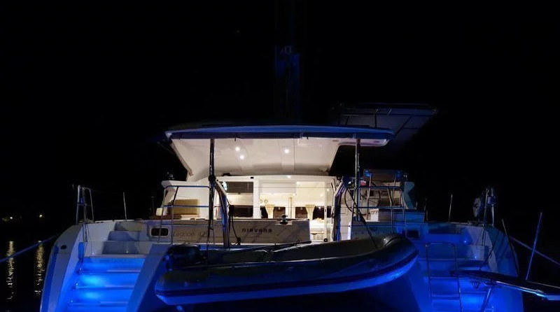 Lagoon 421