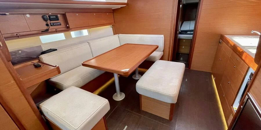 Dufour 460