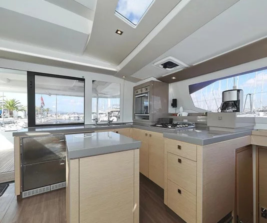 Fountaine Pajot Saona 47