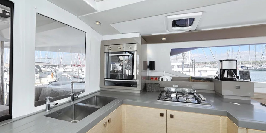 Fountaine Pajot Saona 47
