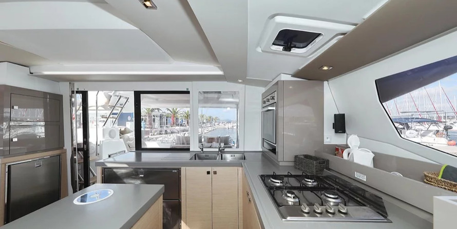 Fountaine Pajot Saona 47