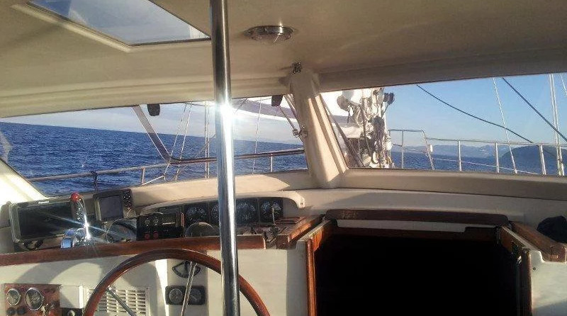 Amel Super Maramu 2000