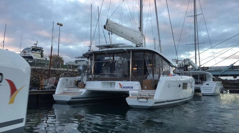 Lagoon 42