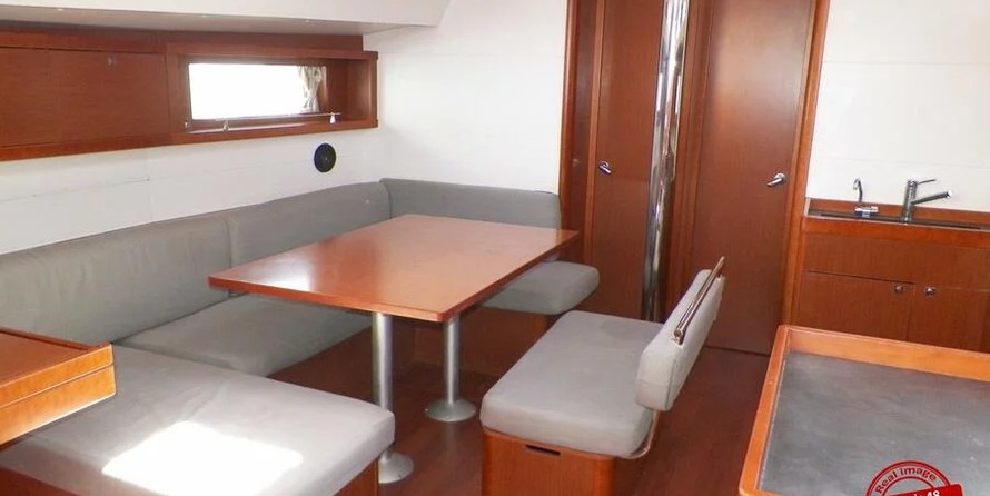 Oceanis 48