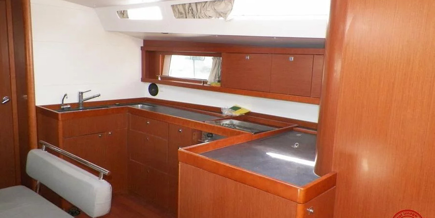 Oceanis 48