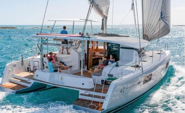 Lagoon 42 - 3 + 1 cab.