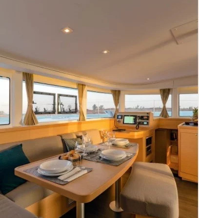 Lagoon 42 - 3 + 1 cab.