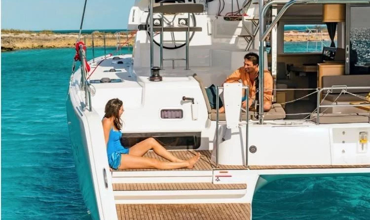 Lagoon 42 - 3 + 1 cab.