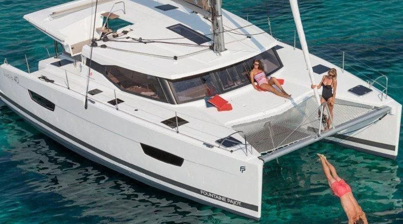 Lucia 40