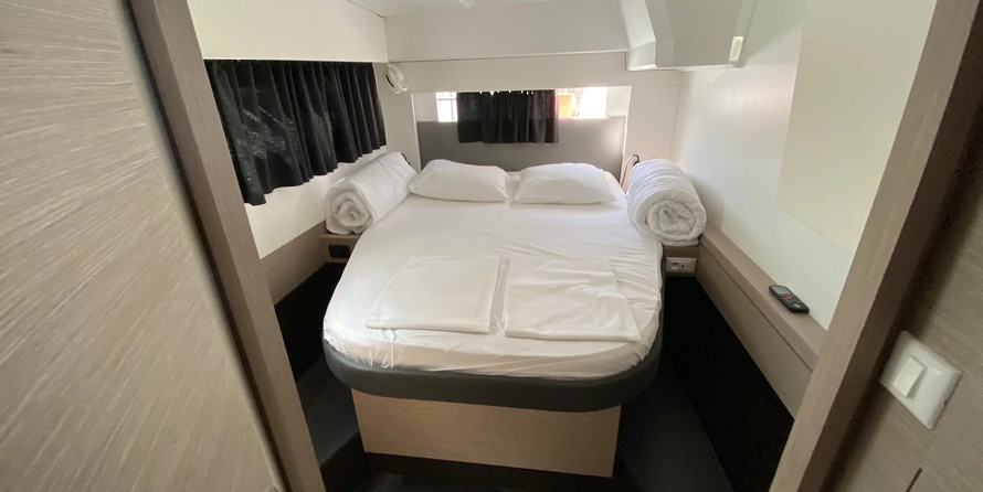 Fountaine Pajot Astréa 42