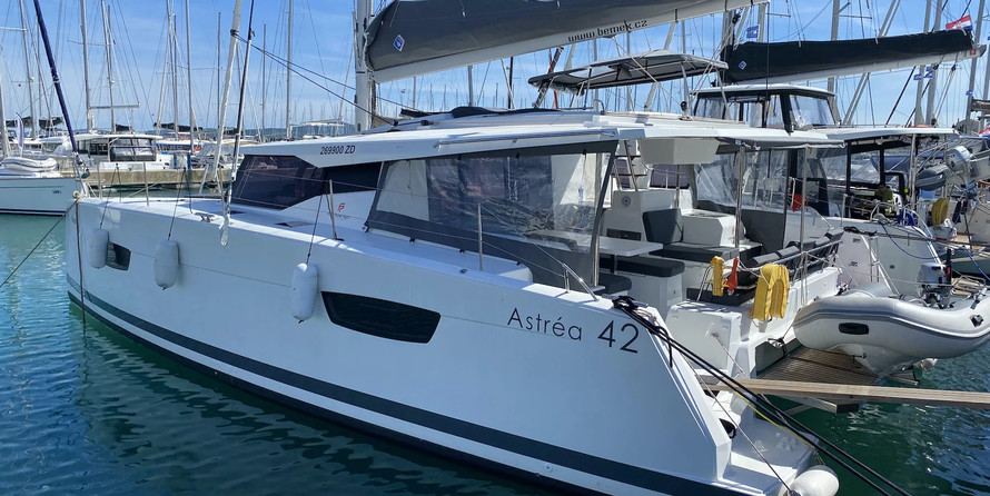 Fountaine Pajot Astréa 42